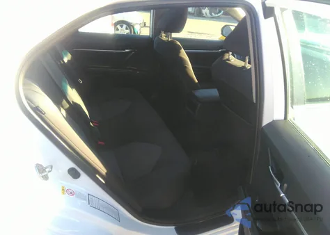 2019 Toyota Camry Le z USA, uszkodzony, nr VIN 4T1B11HK8KU740596